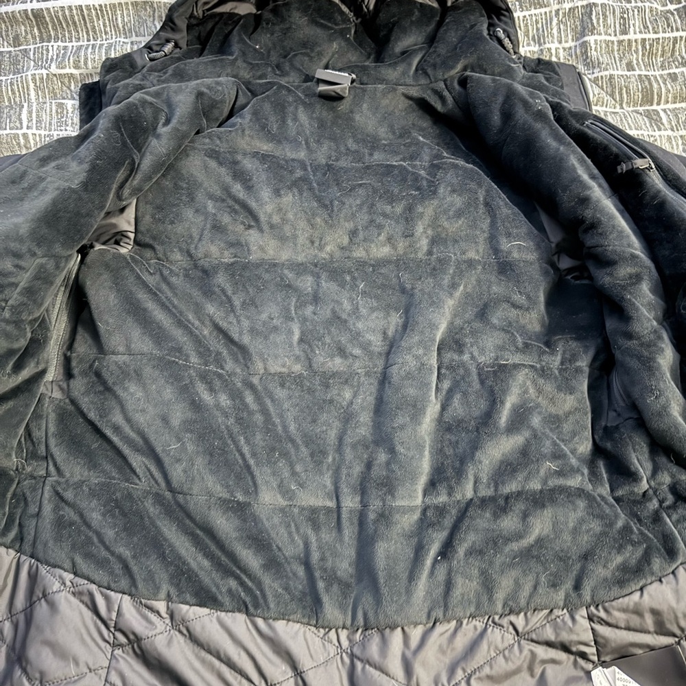 The North Face Women's Black Winter Performance Jacket - Picture 3 of 5